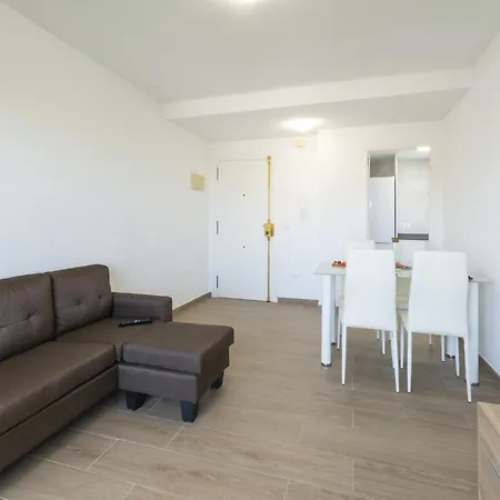Prázdninový dům Snug In Valencia With Shared Pool *